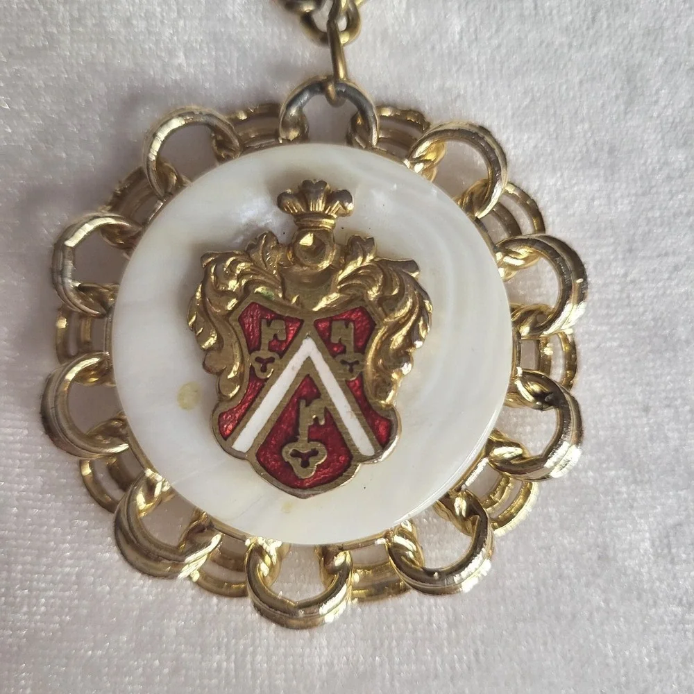 Coat Of Arms Gold tone 16